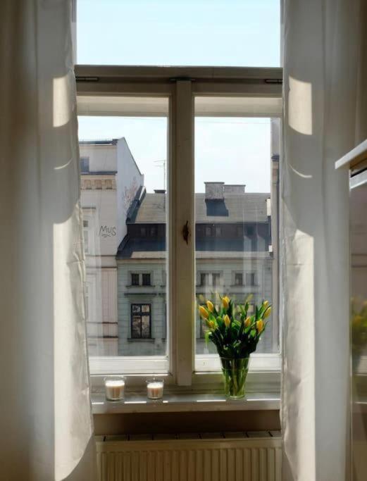 Perfect Place To In Center Апартаменти *